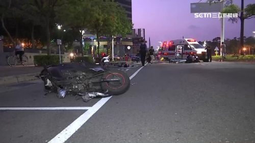 趕上班狂飆…失速撞飛路人 騎士滑行30尺慘毀容-高雄機車借款,高雄汽車借款,高信當舖