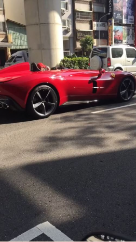 價值一棟別墅！法拉利復古超跑現身-免留車高雄借款推高信
