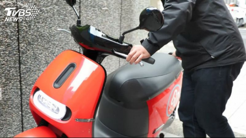 燃油機車掰掰 政府補助電動機車價優-高雄免留車機車借款,高信當舖