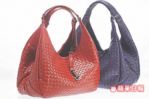 貴婦團忘情拍照丟BV名牌包 警尋回12萬「零花」-高信當舖,高雄合法當舖,高雄汽機車借款免留車