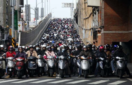 每年死傷25萬人 2019年起機車強制安裝防鎖死煞車-高雄機車借款,高信當舖