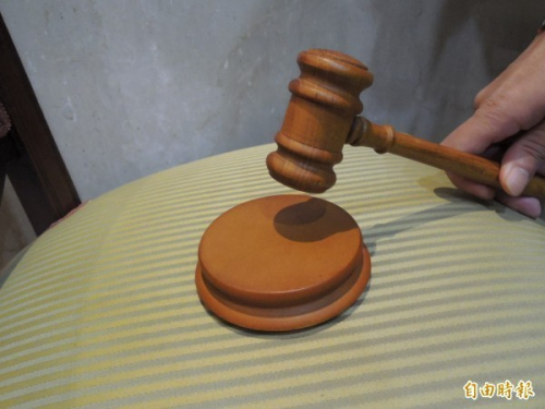 銀樓生意差 拿盤商寄賣珠寶去典當-高信當舖,高雄免留車借款