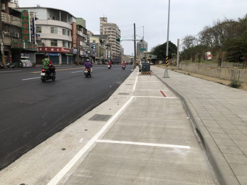 鳳山博愛路拓寬 增設人行道及汽機車停車位-高雄免留車借款高信當舖最好借